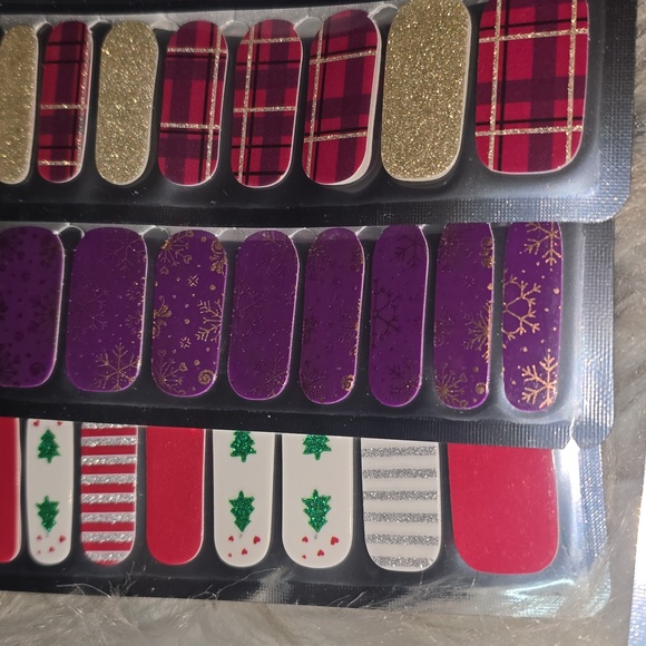 Lily & Fox bundle of 20 nail wraps Christmas themed & glitter #10 - Picture 2 of 9